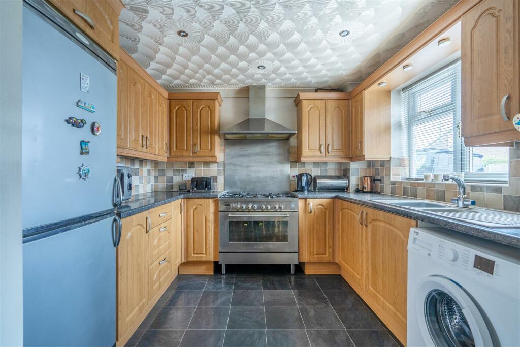 Additional property image - Taynton Close, Bitton, Bristol