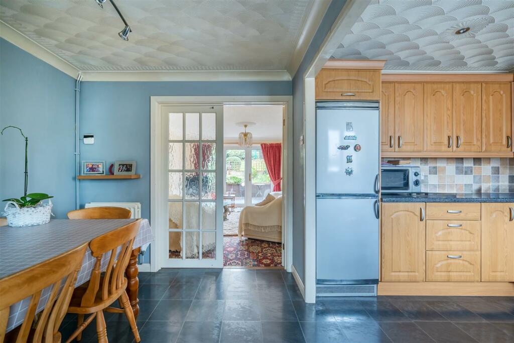 Additional property image - Taynton Close, Bitton, Bristol