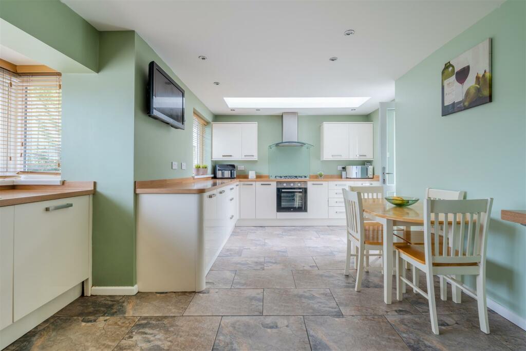 Additional property image - Oakfield Road, Keynsham, Bristol