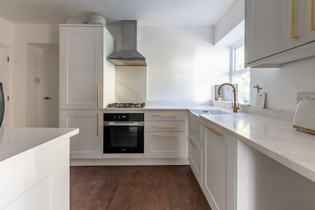 Additional property image - Bristol Road, Keynsham, Bristol