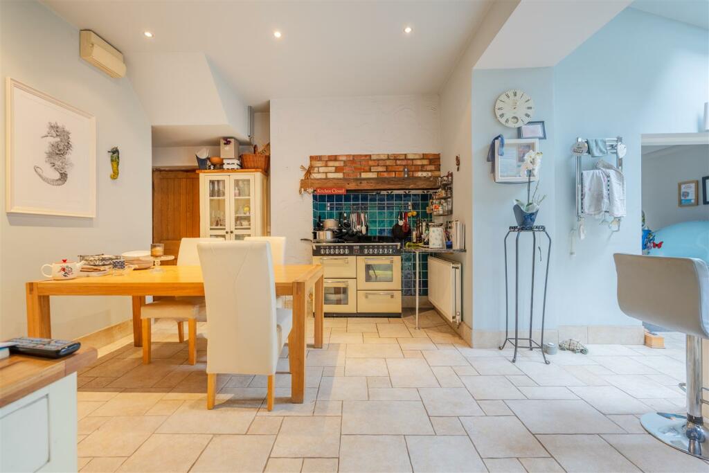 Additional property image - London Road, Warmley, Bristol