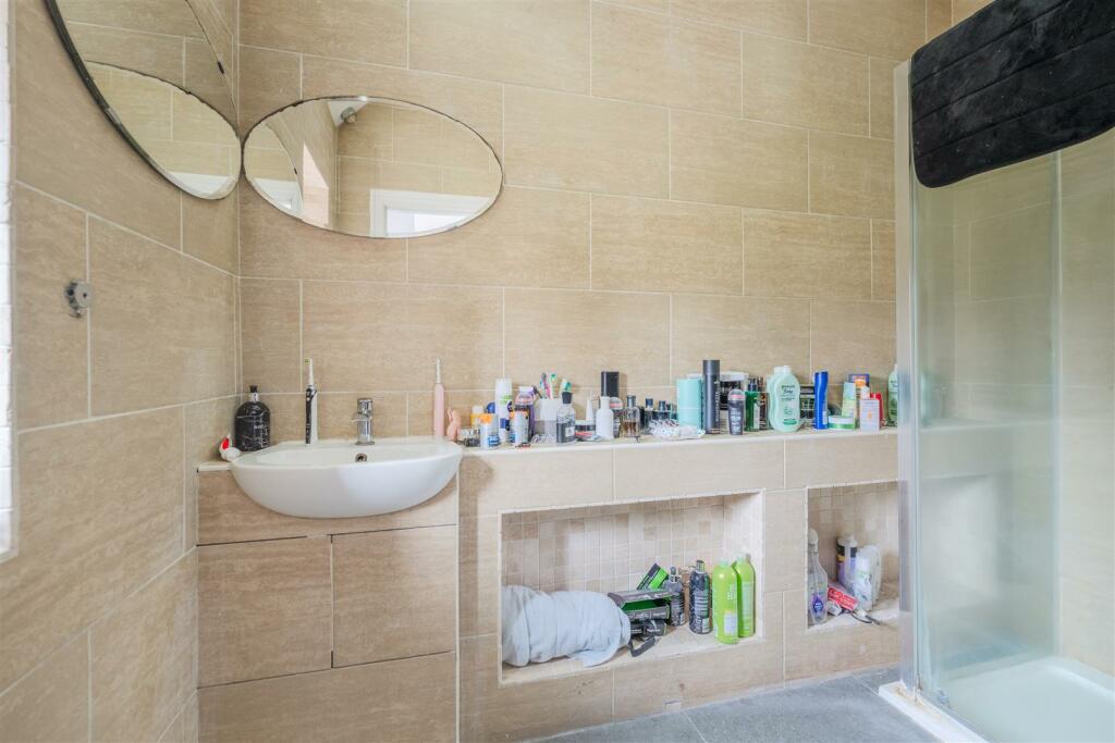 Additional property image - London Road, Warmley, Bristol