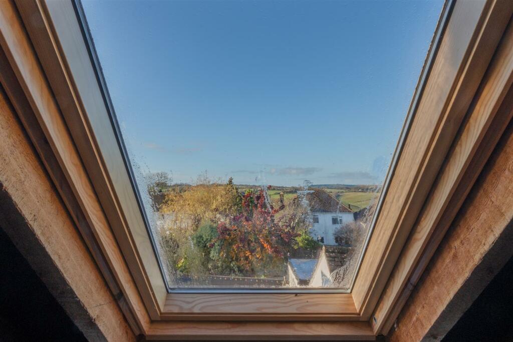 Additional property image - Oakfield Road, Keynsham, Bristol