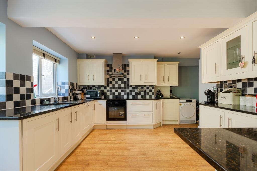 Additional property image - School Road, Oldland Common, Bristol