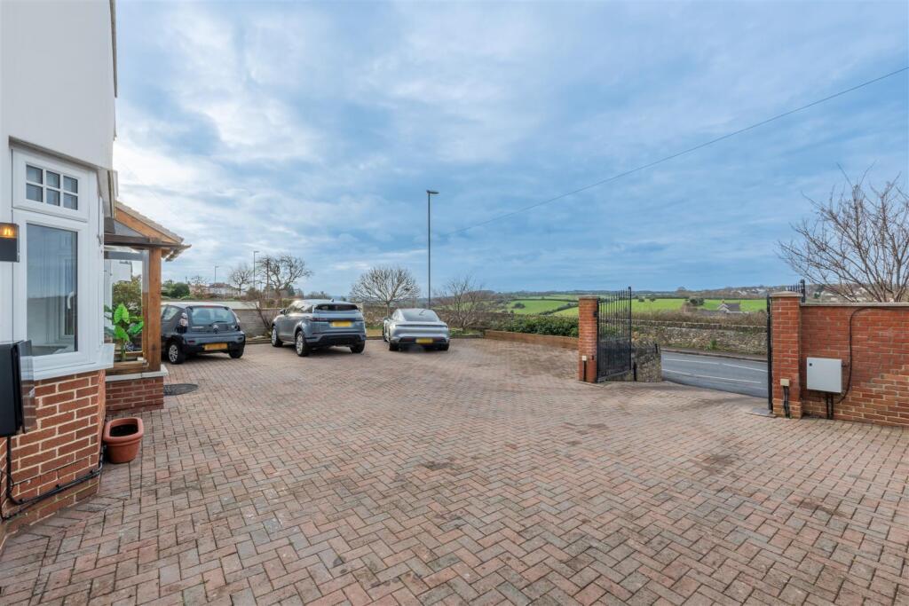 Additional property image - Wellsway, Keynsham, Bristol