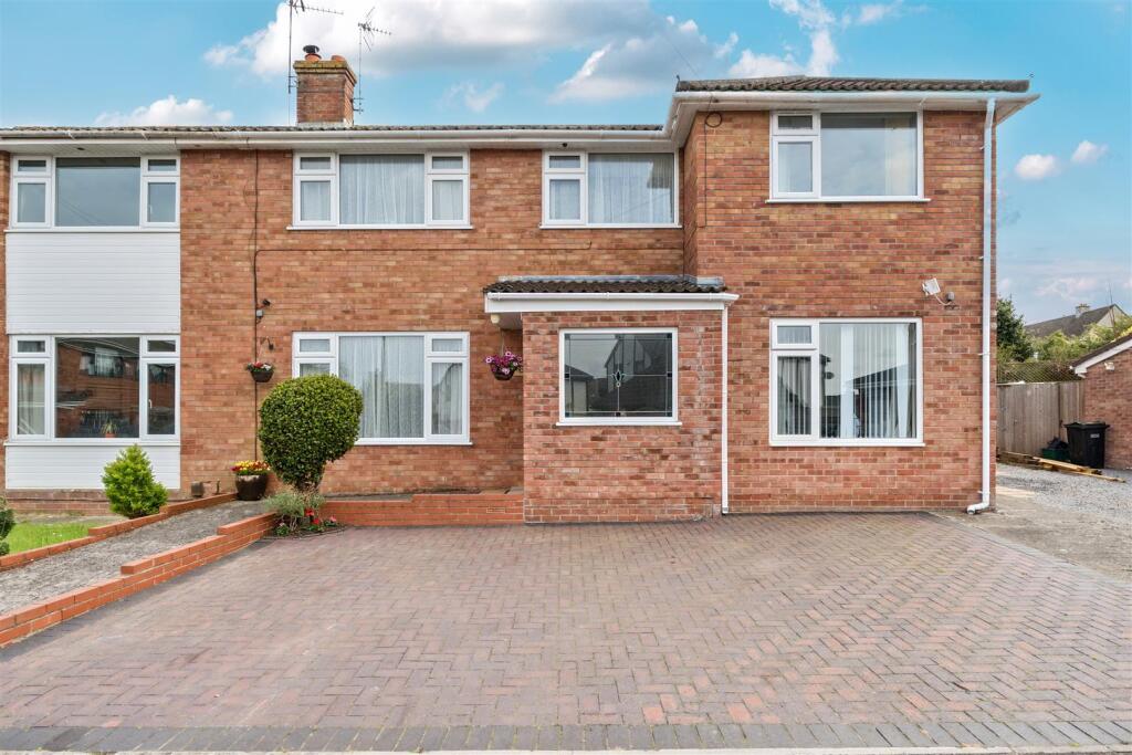 Main image of property: Dene Close, Keynsham, Bristol