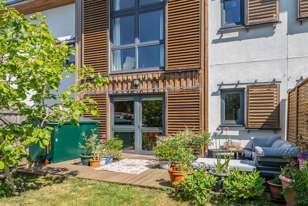 Main image of property: Roman Way, Hanham, Bristol