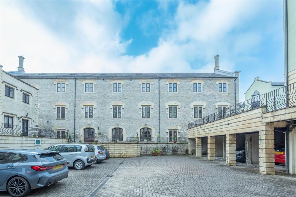 Main image of property: Victoria House, Dapps Hill, Keynsham, Bristol