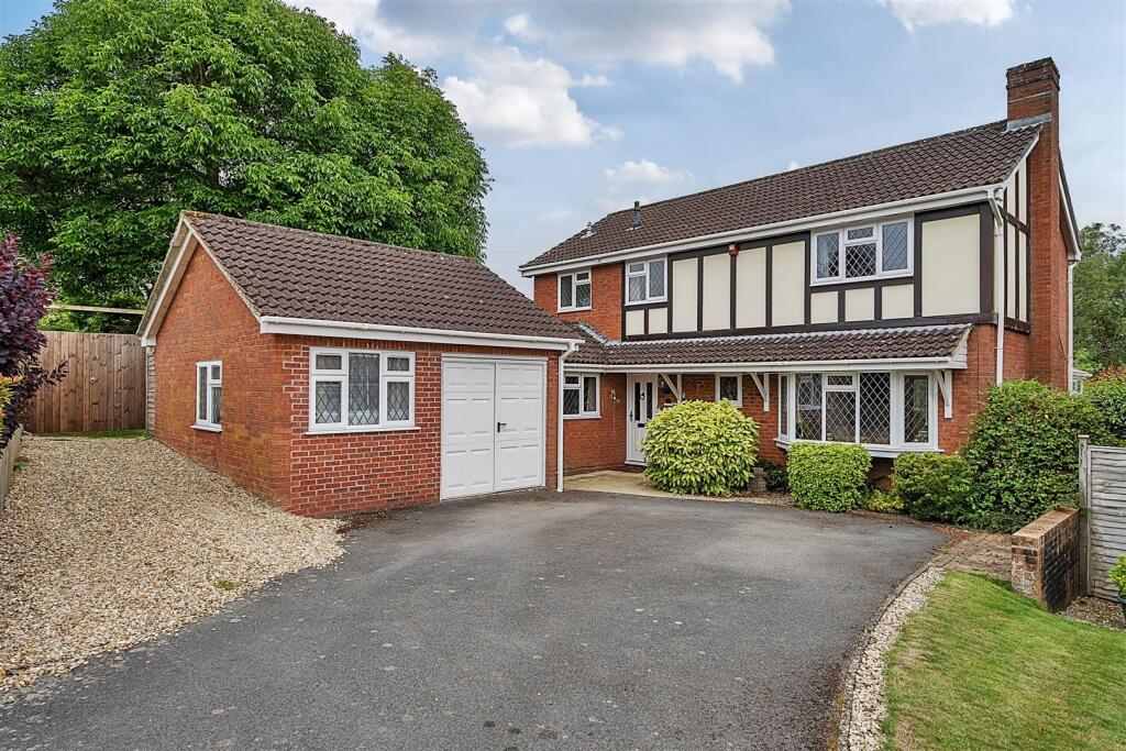 Main image of property: The Homestead, Keynsham, Bristol