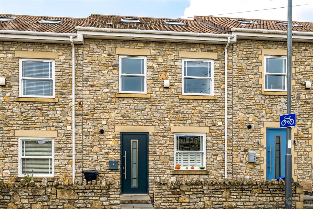 Main image of property: 2 Staunton Mews, Staunton Lane, Whitchurch, Bristol