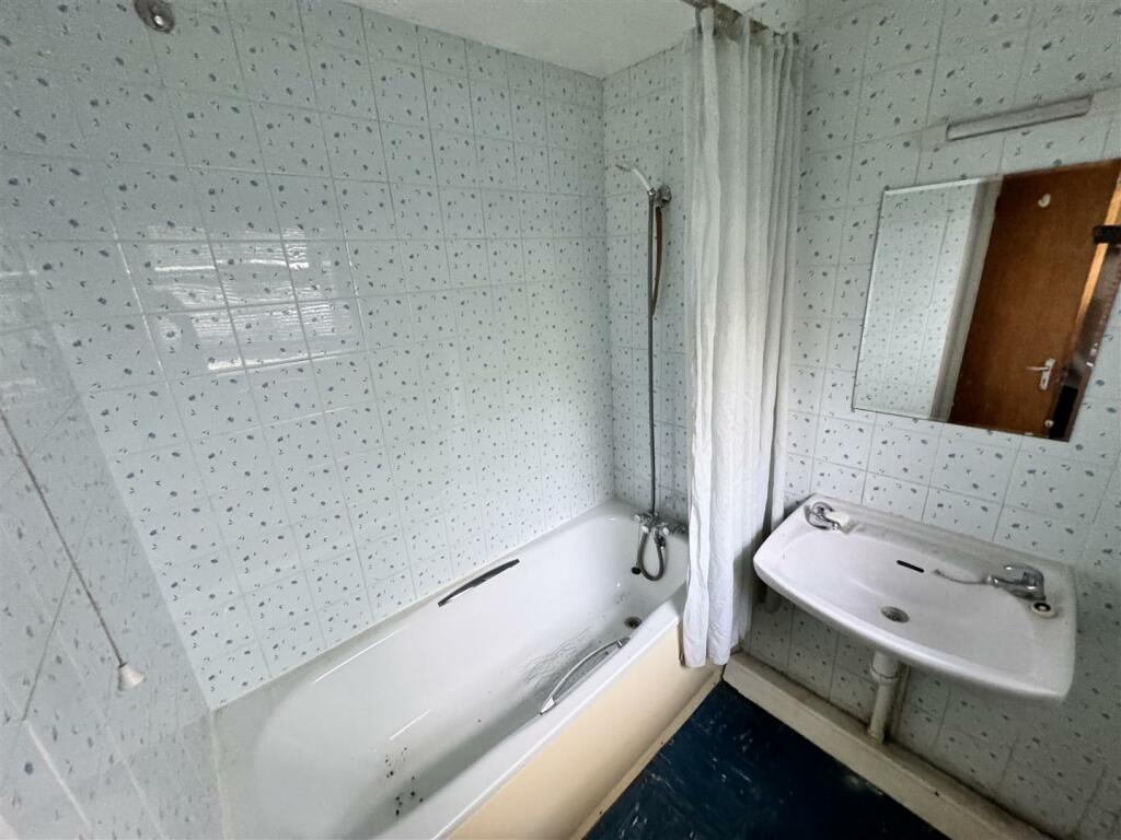 Additional property image - Mead Lane, Saltford, Bristol