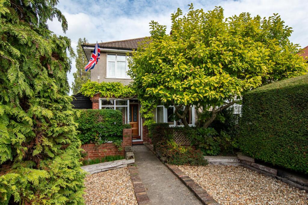 Main image of property: Bath Road, Keynsham, Bristol