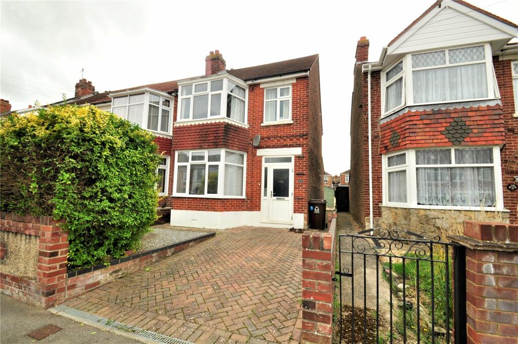 3 bedroom end of terrace house for sale in Albemarle Avenue, Elson