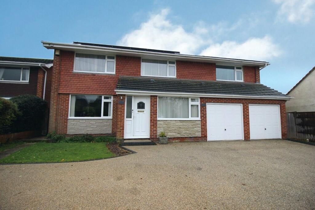 5 bedroom detached house for sale in Mays Lane, Stubbington, Hampshire