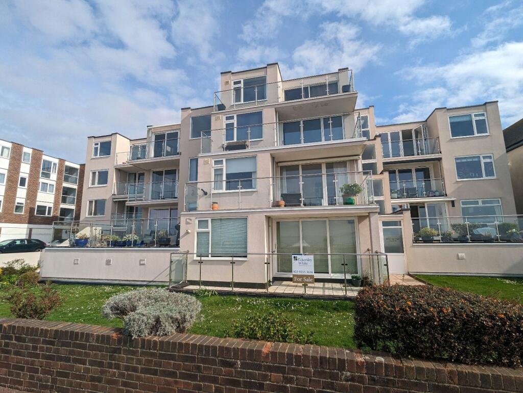 2 bedroom apartment for sale in Bembridge Lodge, Marine Parade East