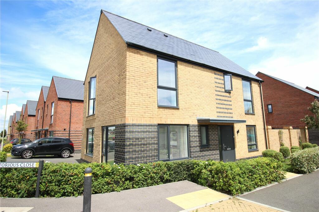 Main image of property: Victorious Close, Lee-On-The-Solent, Hampshire, PO13