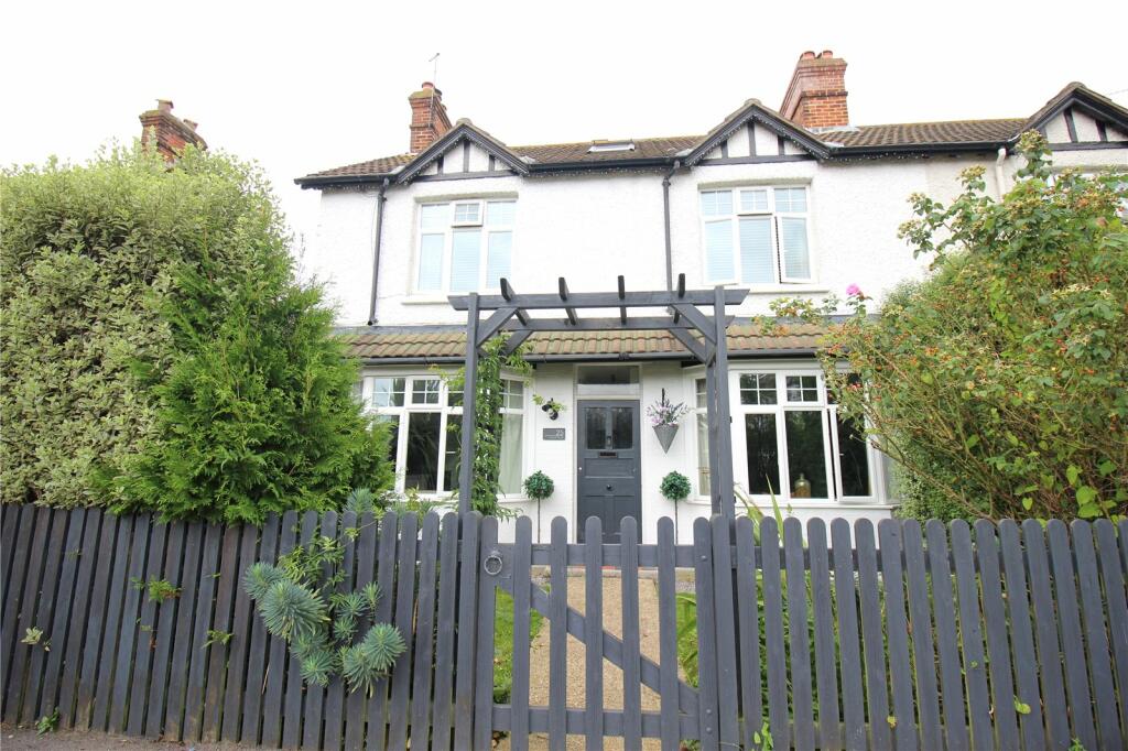 Main image of property: Russell Road, Lee-On-The-Solent, Hampshire, PO13