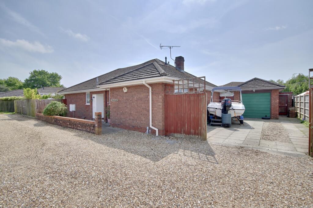 Main image of property: Mays Lane, Stubbington, Hampshire, PO14