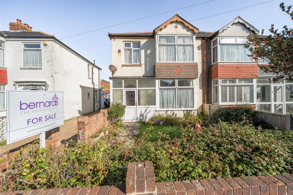 Main image of property: Elmore Avenue, Lee-On-The-Solent