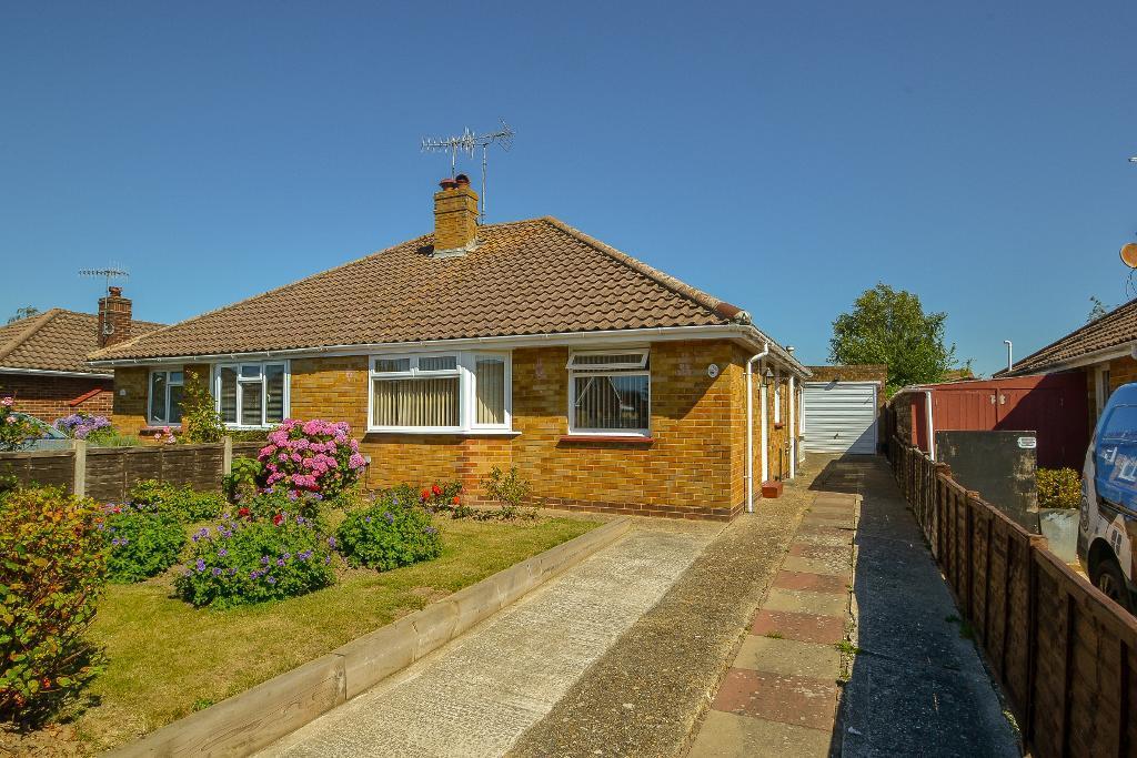 2 bedroom bungalow for sale in Hazel Road, North Bersted, Bognor Regis