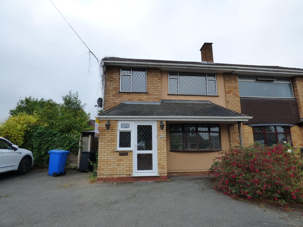 3 bedroom semidetached house for sale in New Horse Road, Cheslyn Hay