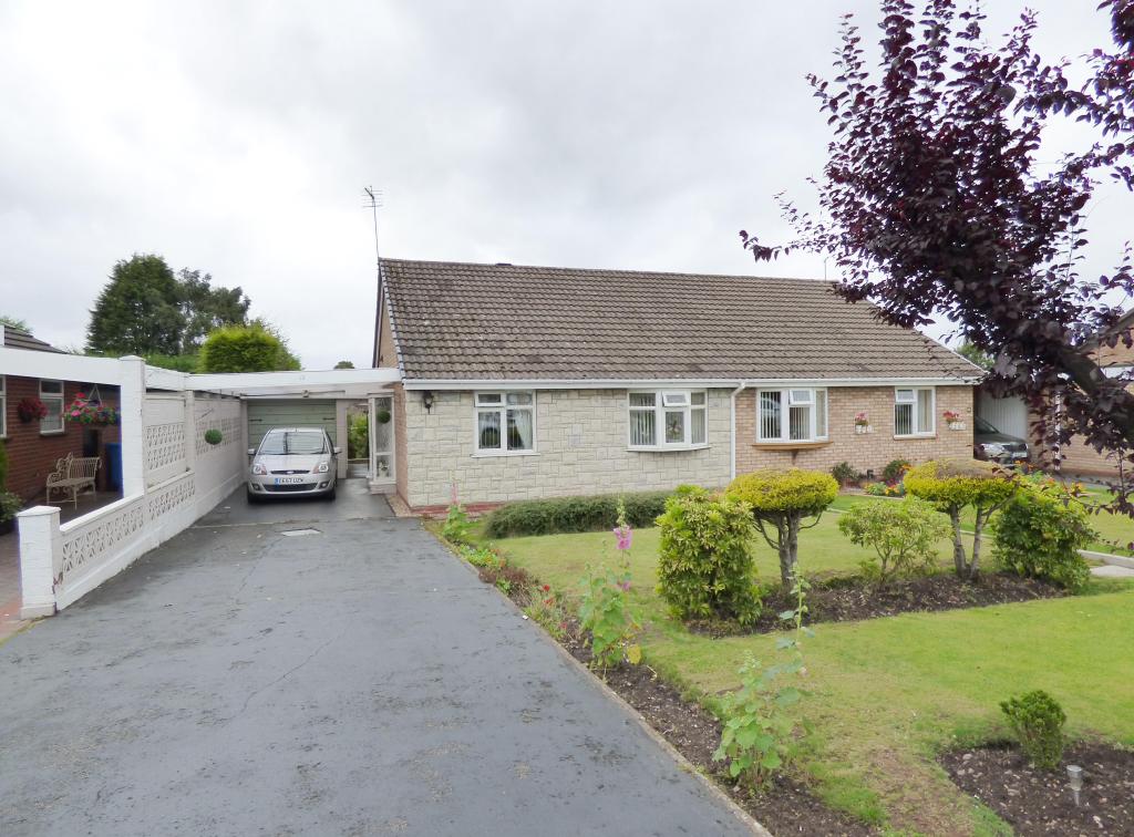 2 bedroom semidetached bungalow for sale in Berwyn Grove, Cheslyn Hay, Walsall, WS6 7DW, WS6