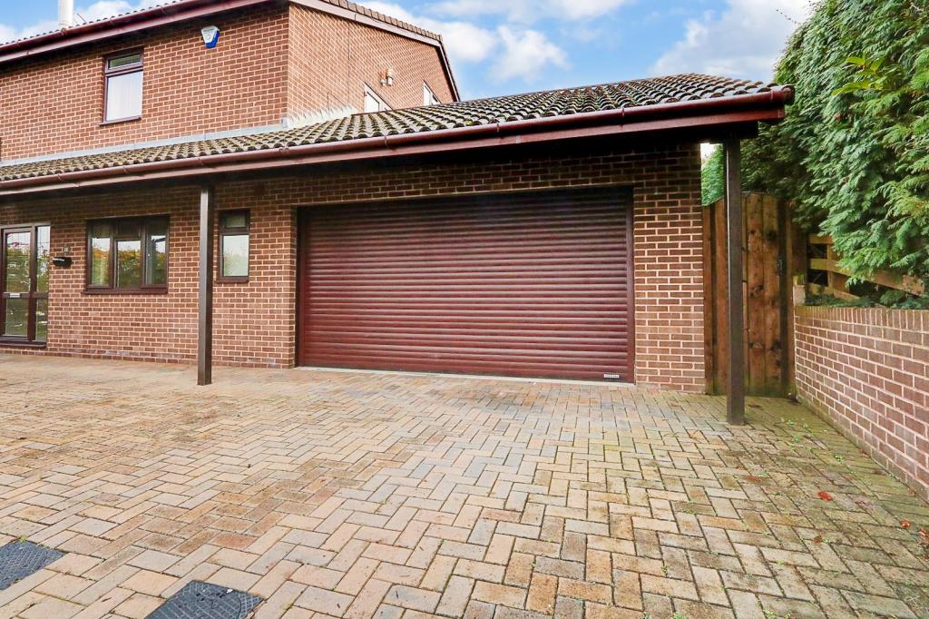 4 bedroom detached house for sale in Abbots View, Buckshaft, Cinderford