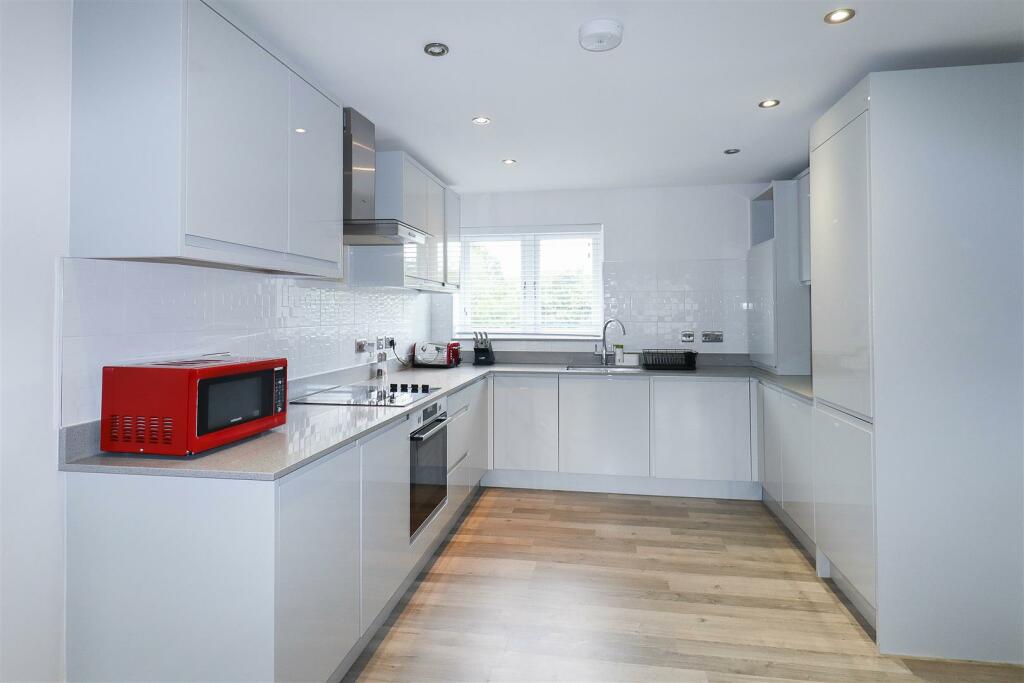 Additional property image - Tipps Cross Lane, Hook End, Brentwood