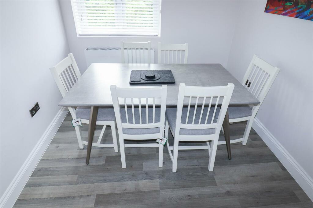 Additional property image - Tipps Cross Lane, Hook End, Brentwood