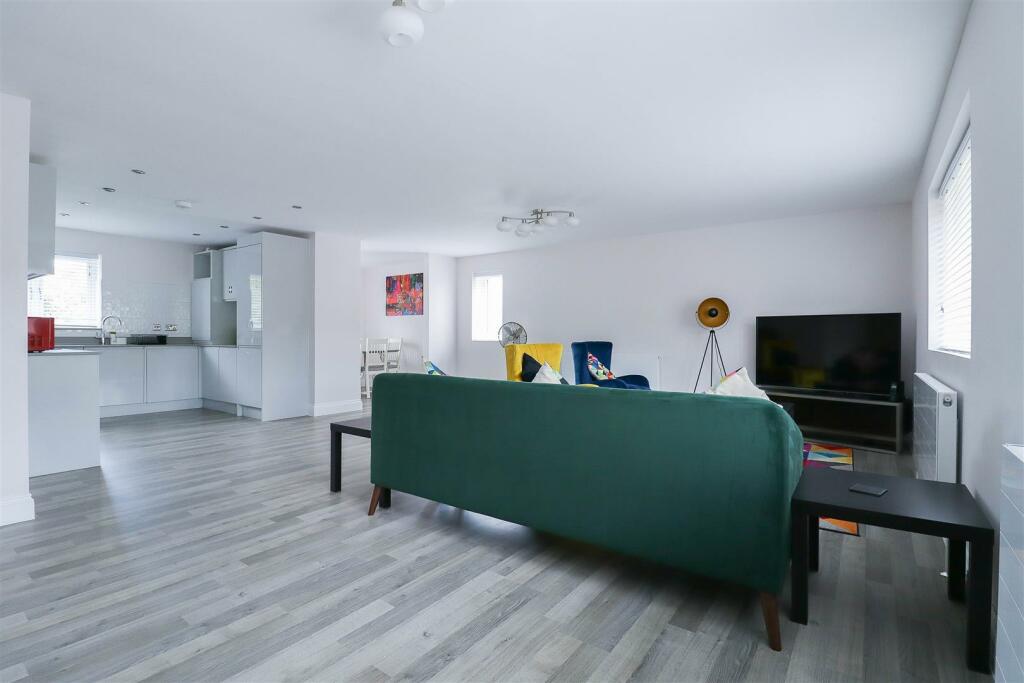 Additional property image - Tipps Cross Lane, Hook End, Brentwood