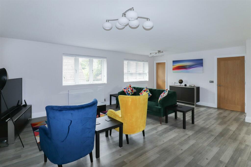 Additional property image - Tipps Cross Lane, Hook End, Brentwood