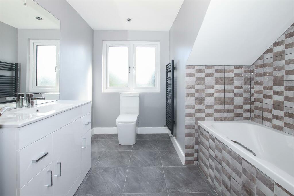 Additional property image - Tipps Cross Lane, Hook End, Brentwood