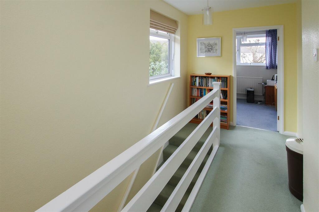 Additional property image - Kiln Field, Hook End, Brentwood