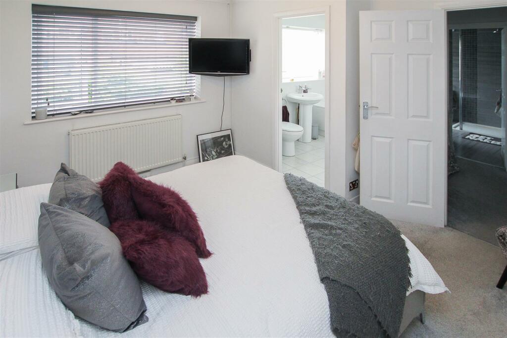 Additional property image - The Gardens, Doddinghurst, Brentwood