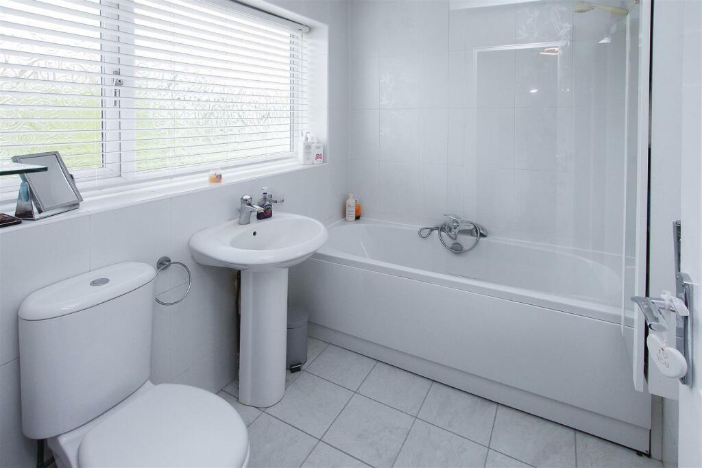 Additional property image - The Gardens, Doddinghurst, Brentwood