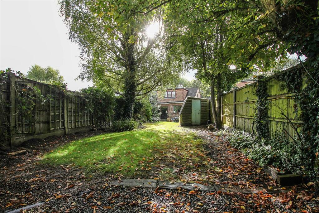 Additional property image - Hook End Road, Hook End