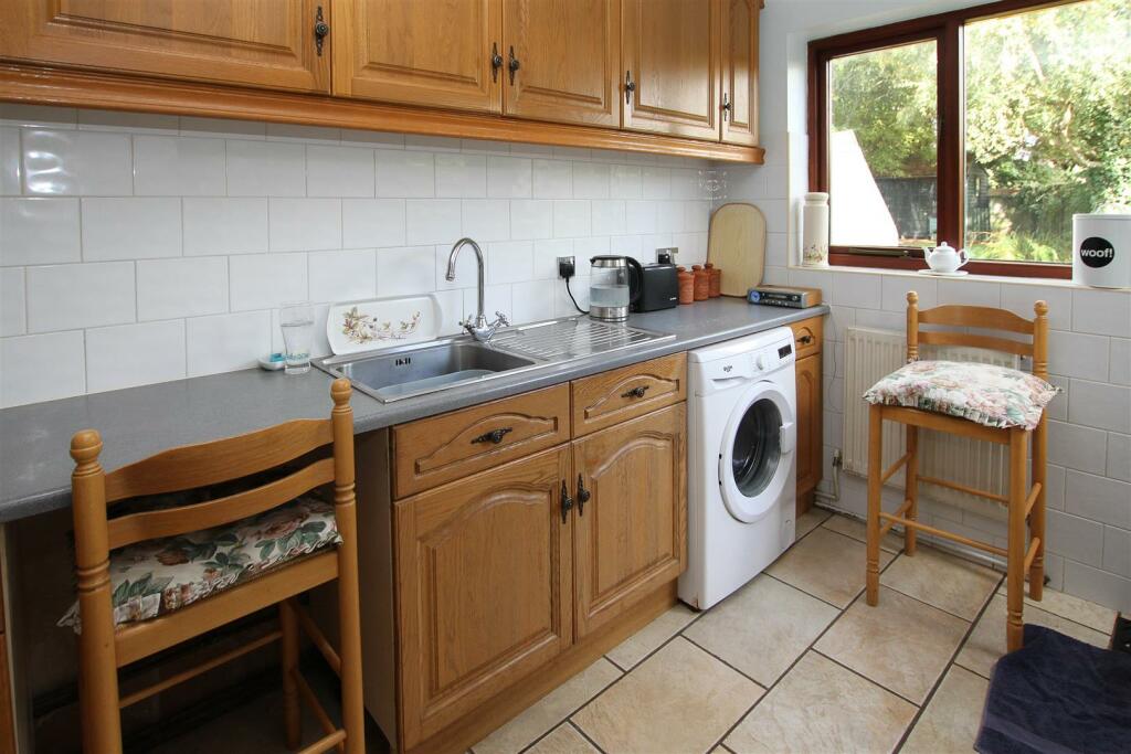 Additional property image - Hook End Road, Hook End