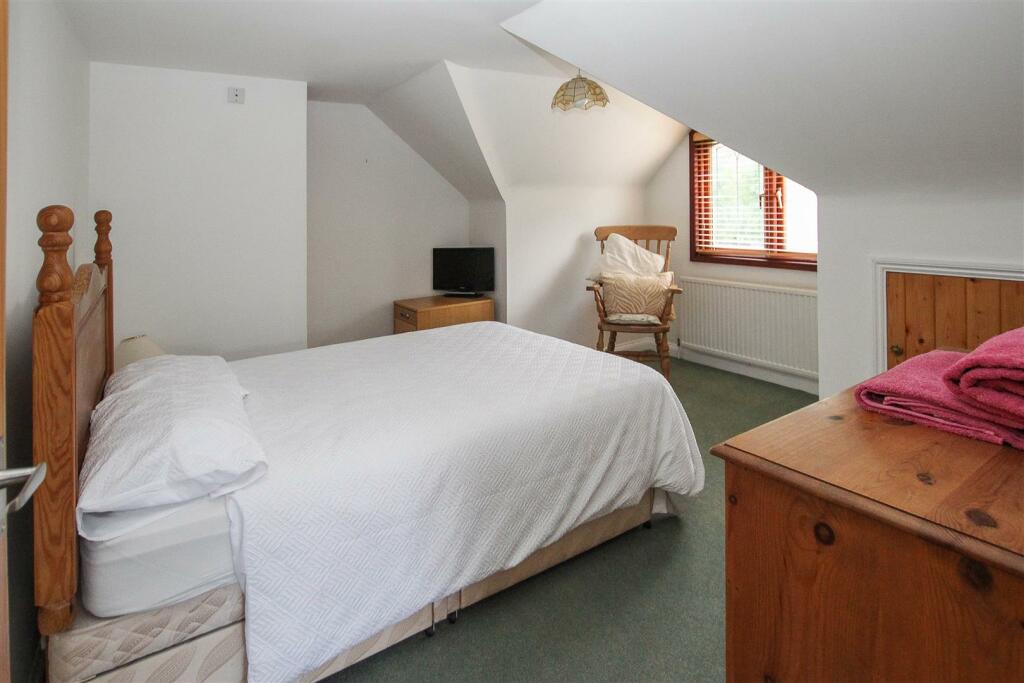 Additional property image - Hook End Road, Hook End