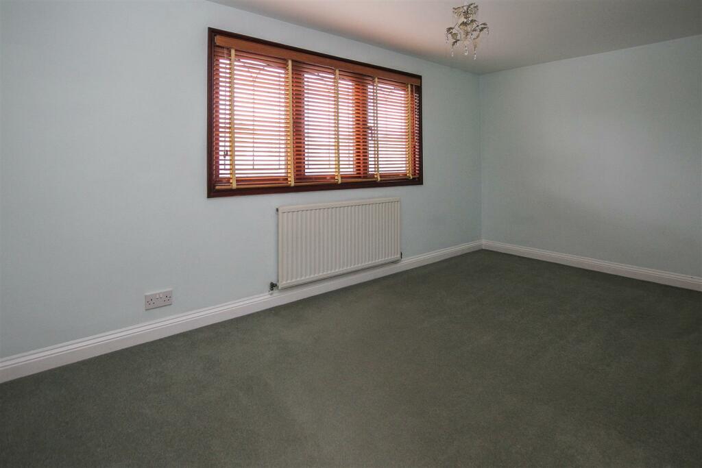 Additional property image - Hook End Road, Hook End