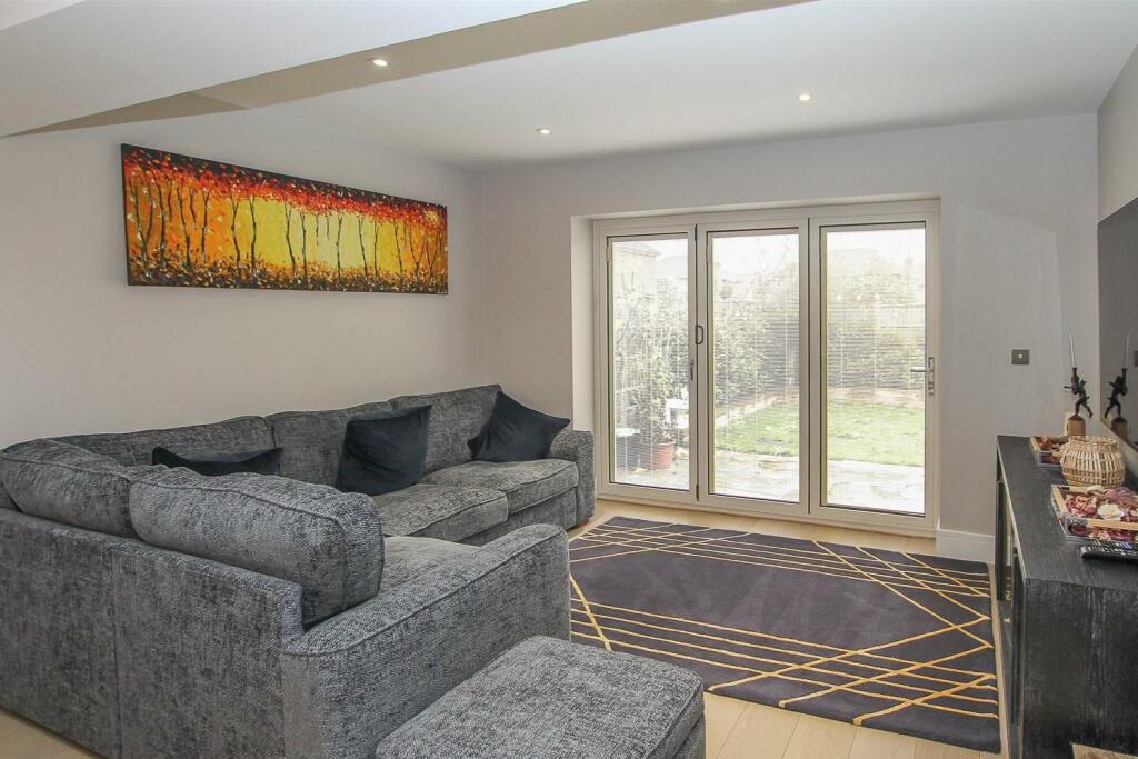 Additional property image - Little Ridings Lane, Ingatestone