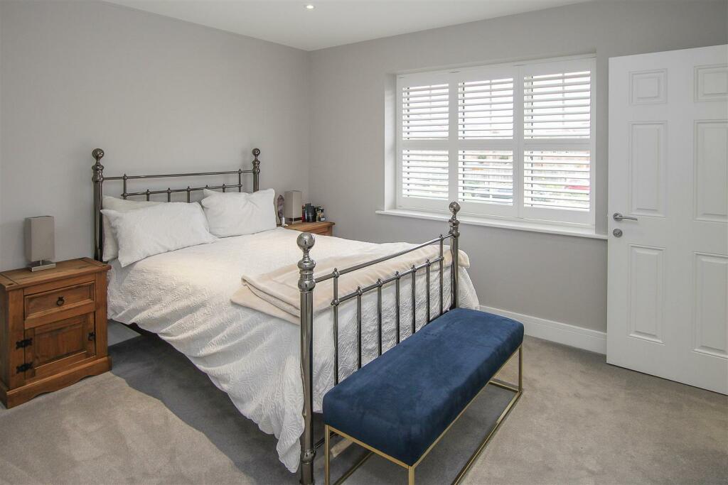 Additional property image - Little Ridings Lane, Ingatestone