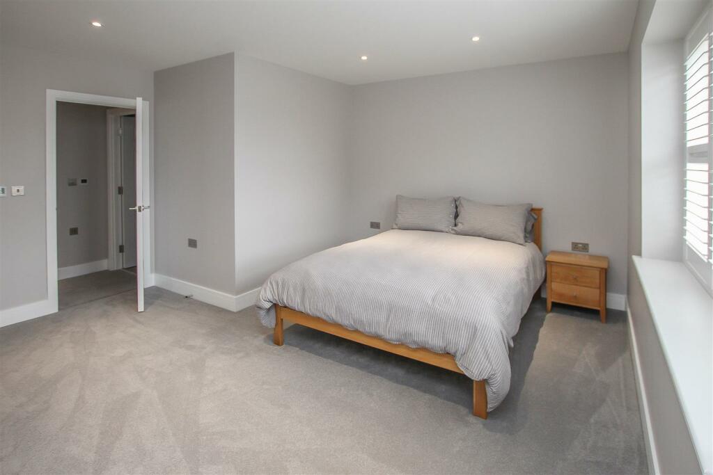 Additional property image - Little Ridings Lane, Ingatestone