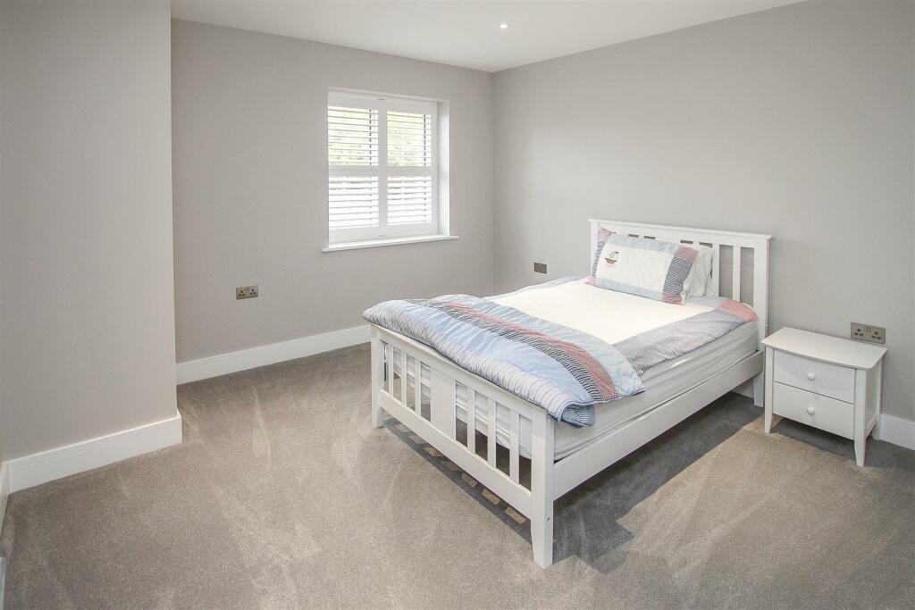 Additional property image - Little Ridings Lane, Ingatestone