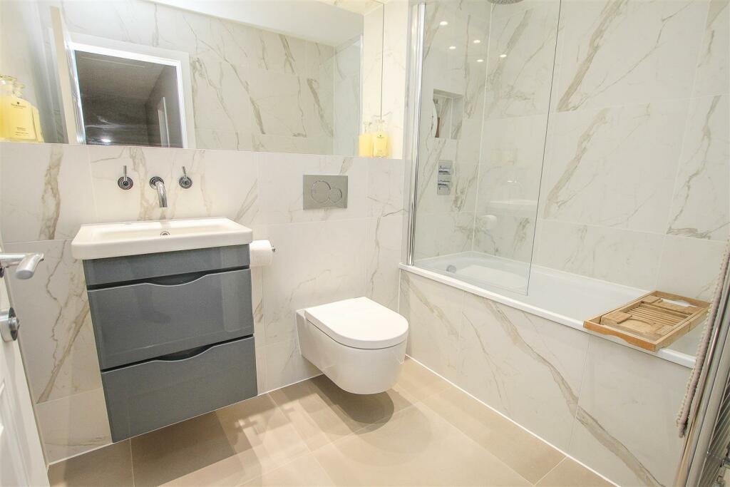 Additional property image - Little Ridings Lane, Ingatestone
