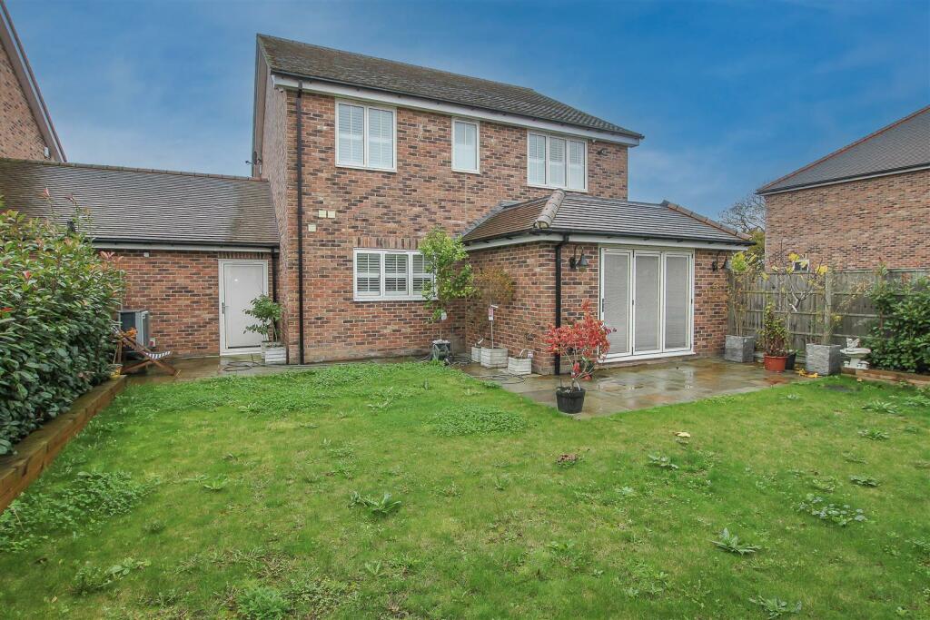 Additional property image - Little Ridings Lane, Ingatestone