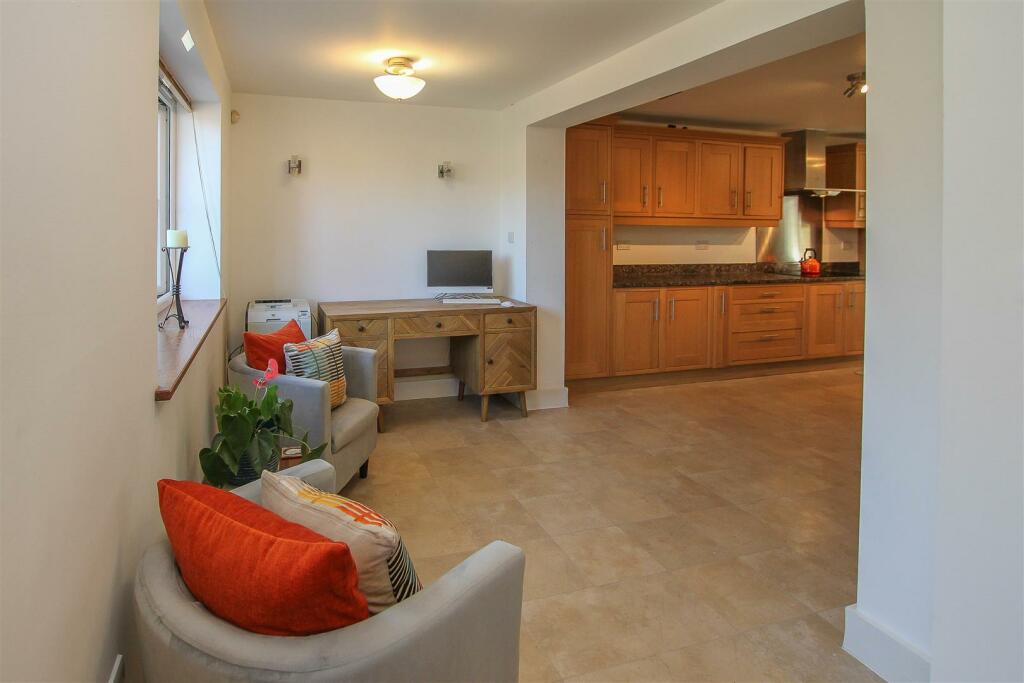 Additional property image - Great Fox Meadow, Kelvedon Hatch