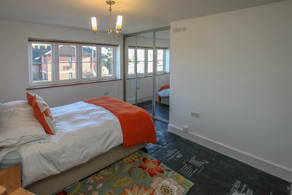 Additional property image - Great Fox Meadow, Kelvedon Hatch