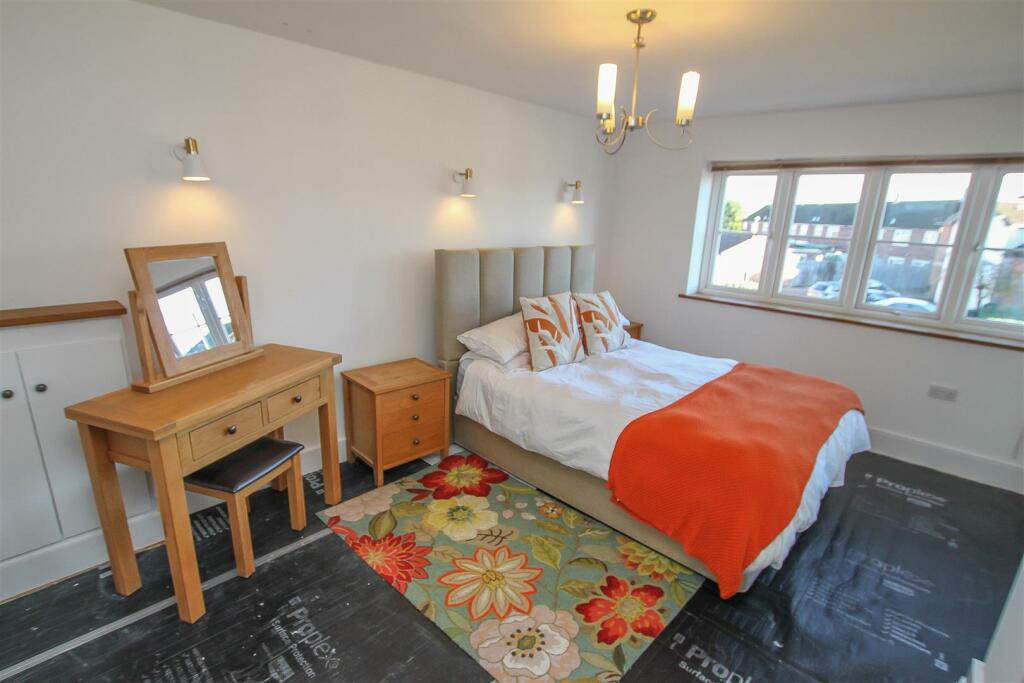 Additional property image - Great Fox Meadow, Kelvedon Hatch