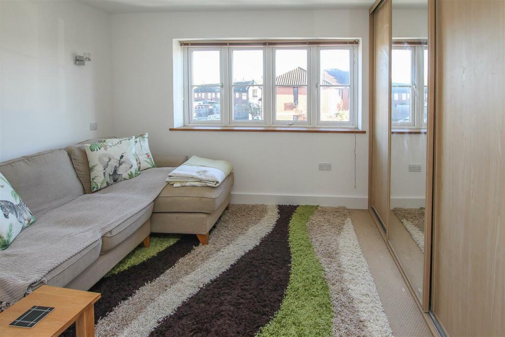 Additional property image - Great Fox Meadow, Kelvedon Hatch