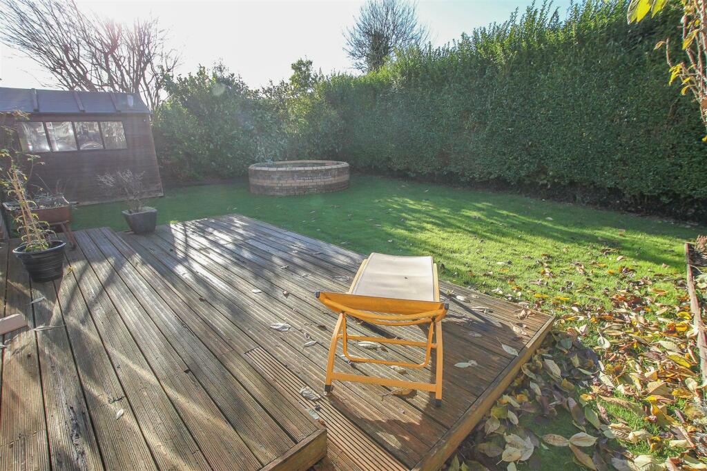 Additional property image - Great Fox Meadow, Kelvedon Hatch